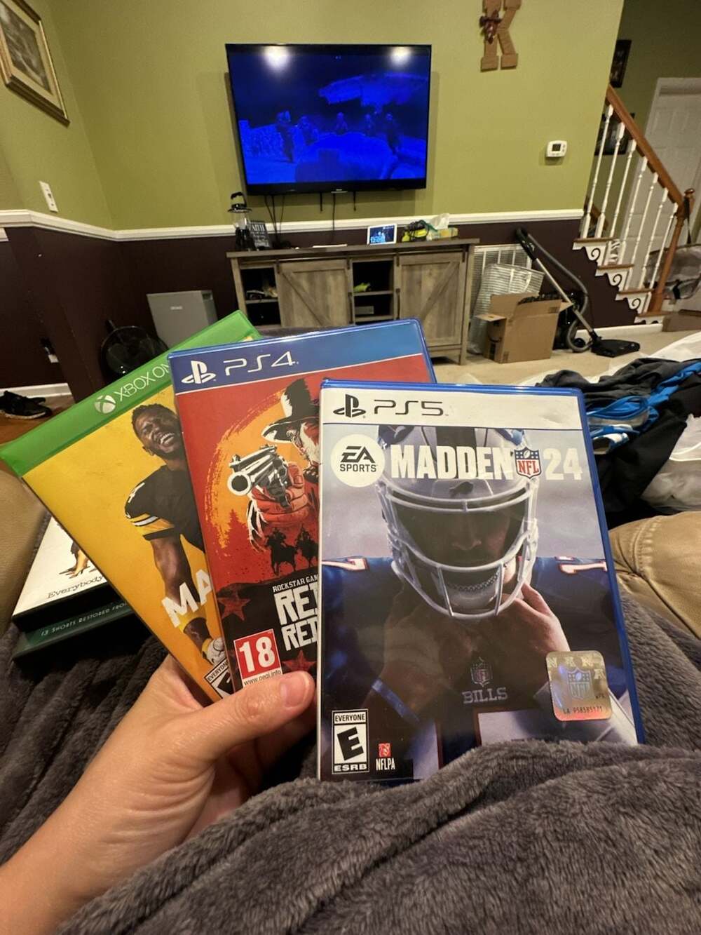 Madden NFL 24 EA Sports. Play station 5. 2 others in bundle